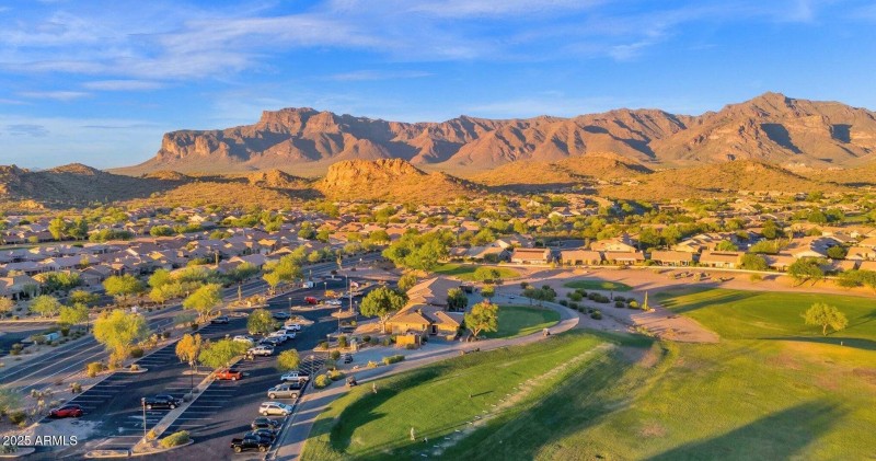 Golf Course -Clubhouse