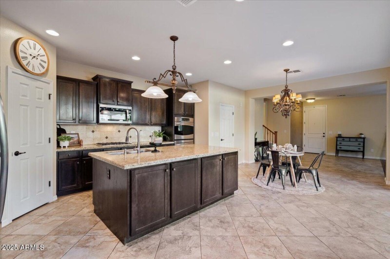 2387 N Heritage_Kitchen
