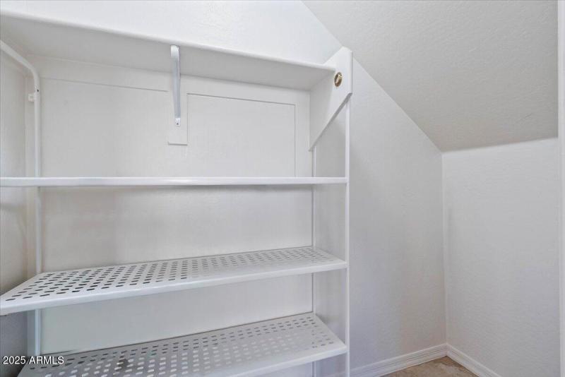 2387 N Heritage_Pantry