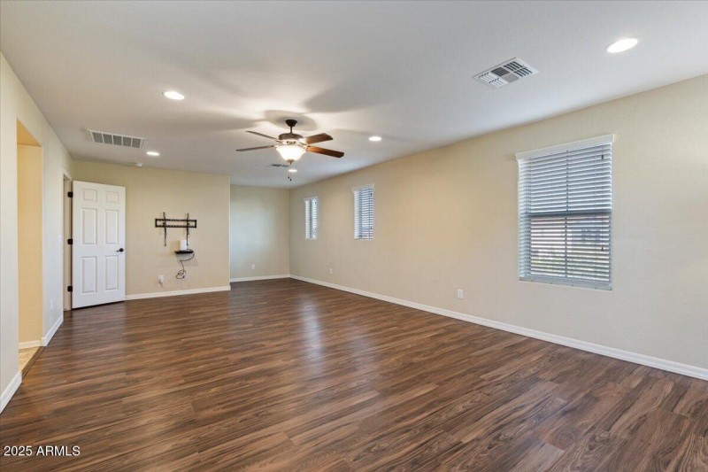 2387 N Heritage_Primary