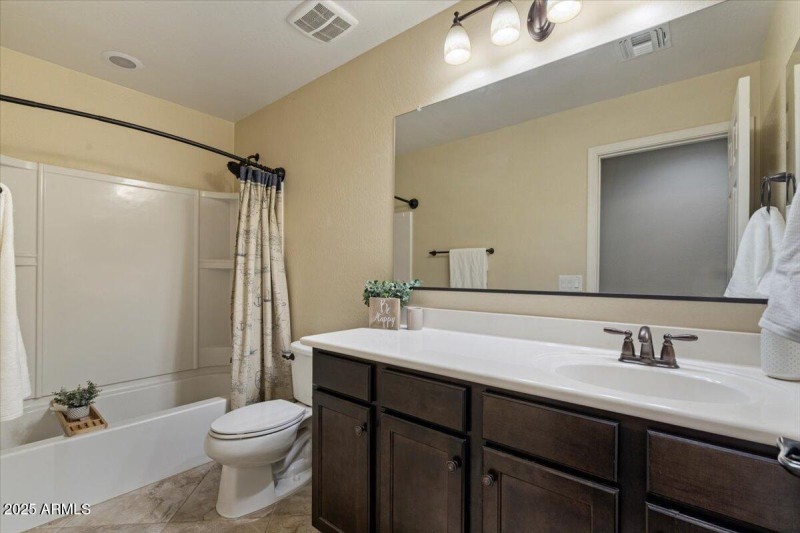 2387 N Heritage_Guest Bath