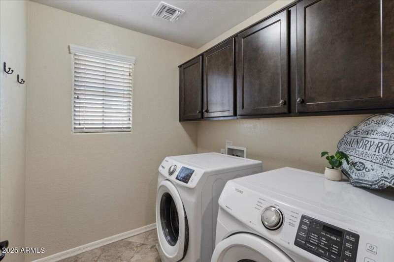 2387 N Heritage_Upstairs Laundry