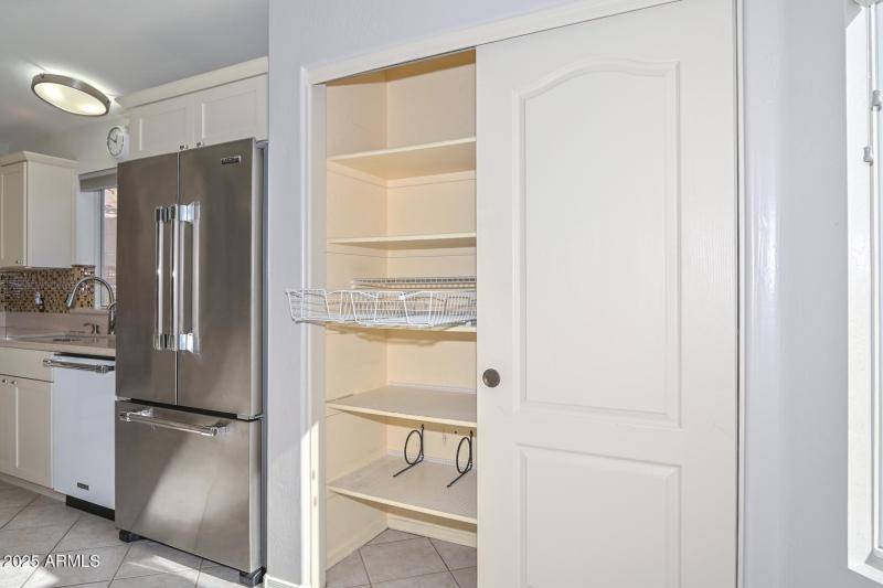 Kitchen-Pantry
