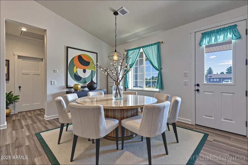 06 411 Hillcrest Dining Room