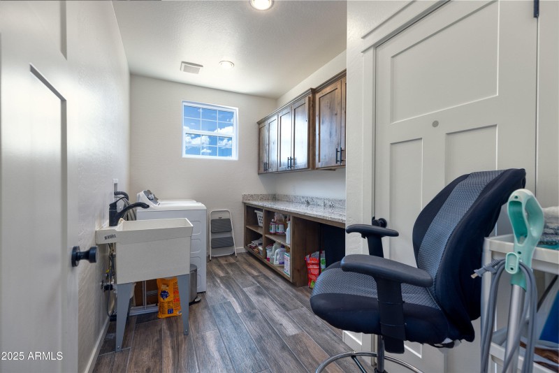 18 411 Hillcrest (35)