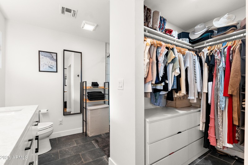 18_2050 n 71st st-15