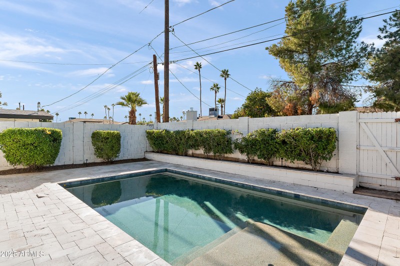 38_2050 n 71st st-35