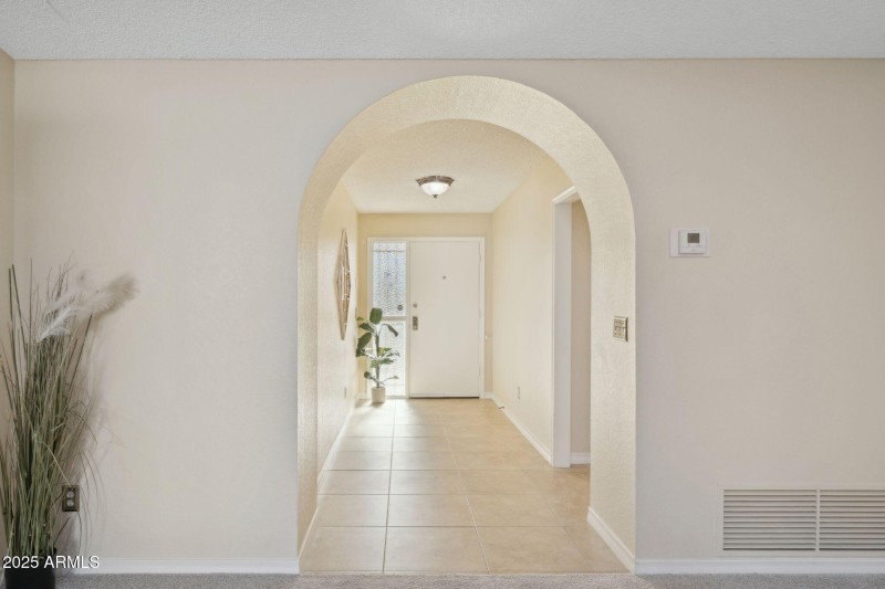 4 - 8418 E Via de Viva