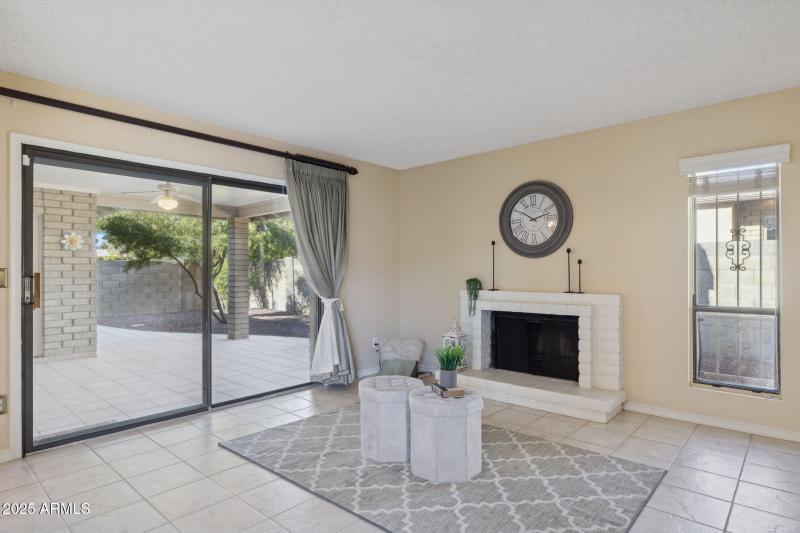 9 - 8418 E Via de Viva