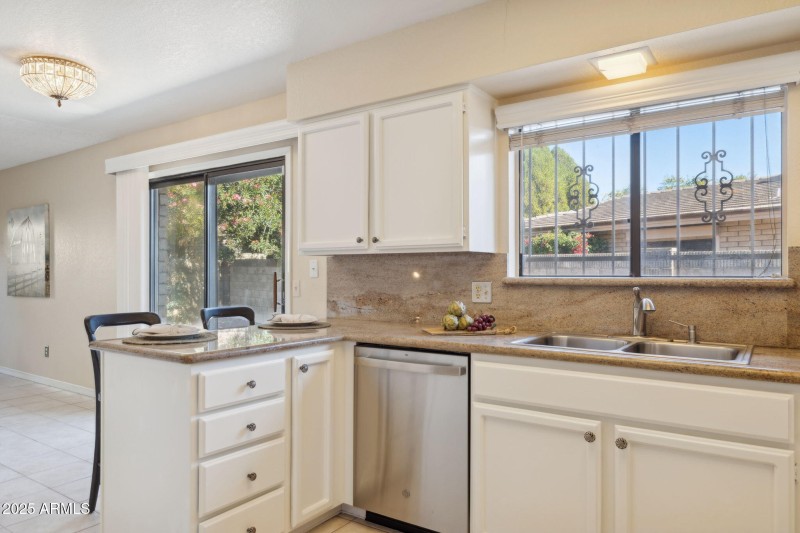 12 - 8418 E Via de Viva