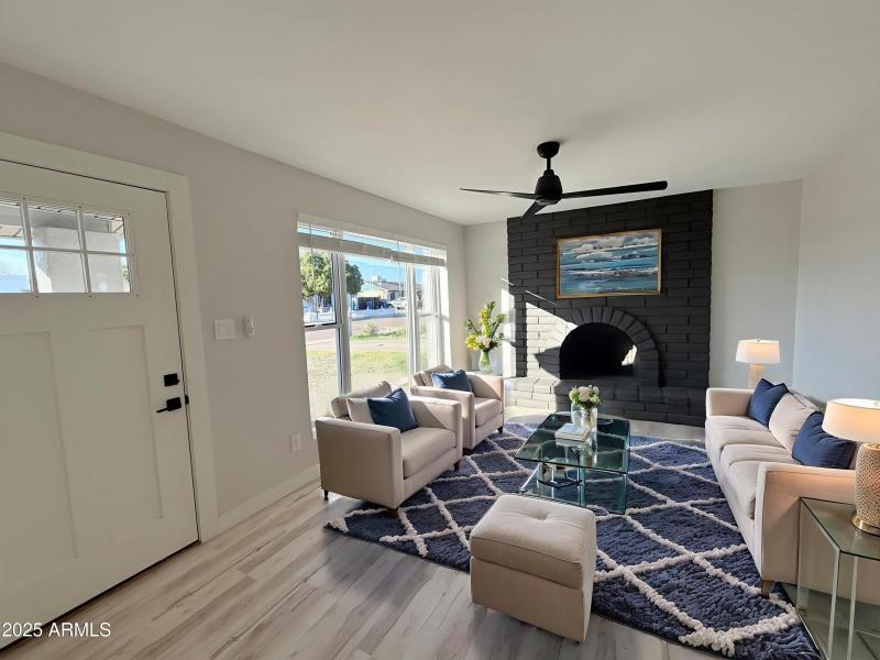 IMG_3170 - Living Room - Modern - 5