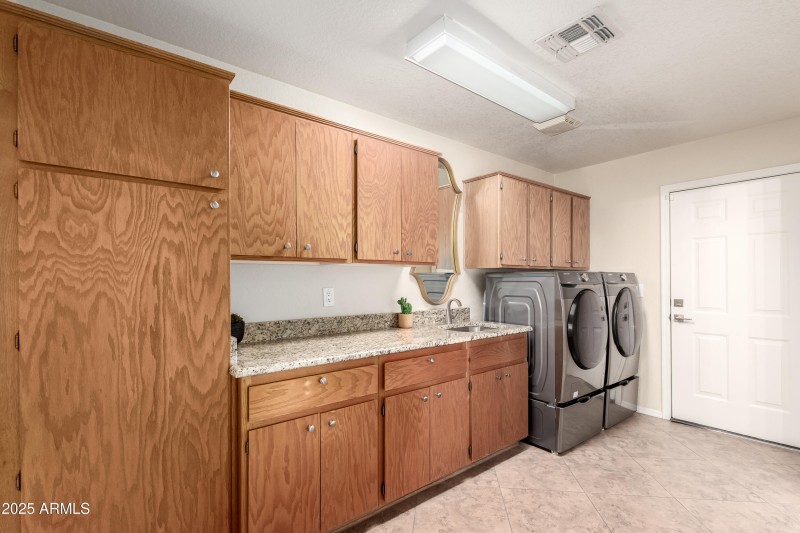 69438c_29 - KILAREA laundry room 1