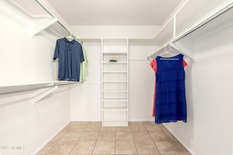 69438c_21 - KILAREA walkin closet