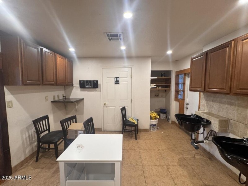 2 shampoo bowls & Private restroom