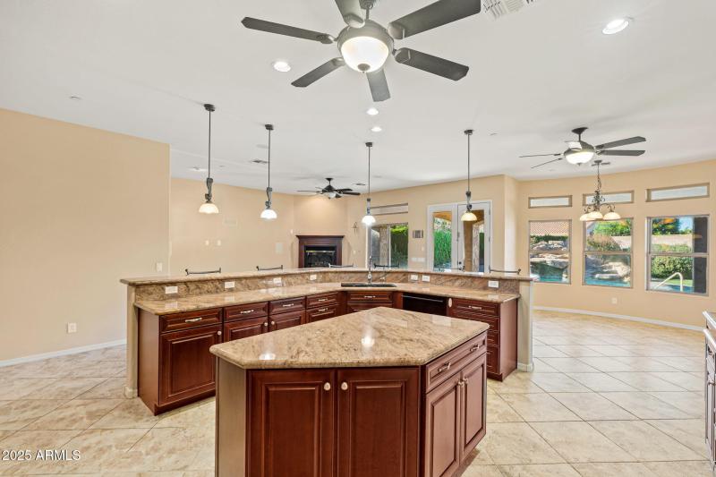 Kitchen to Family Room & Breafast Nook