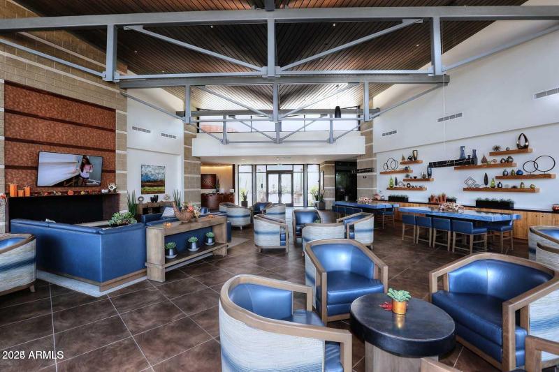 Sky Crossing COMM LOUNGE