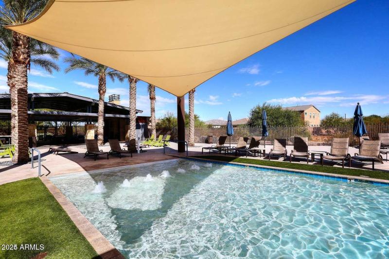 Sky Crossing COMM POOL