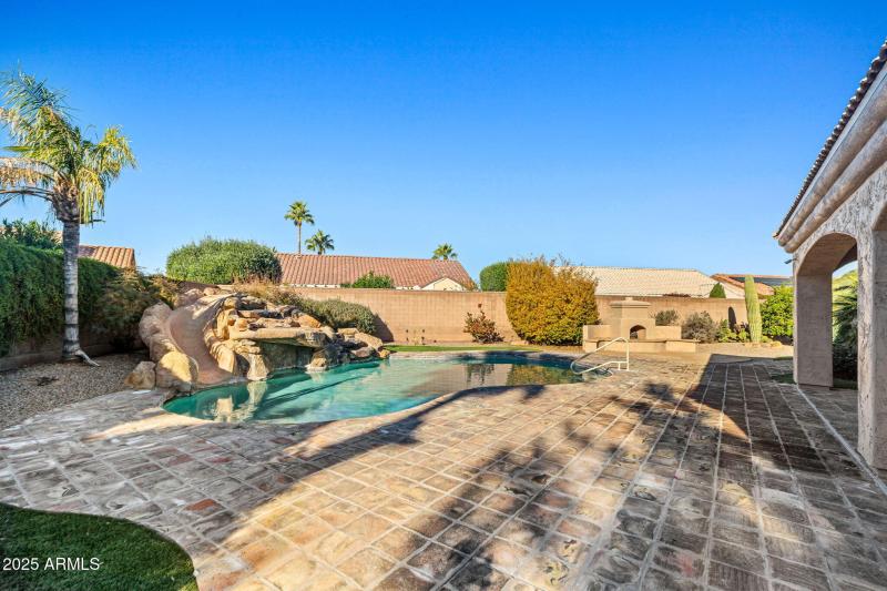 Large Entertaining Area