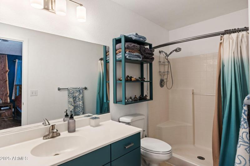 084-Primary Bathroom