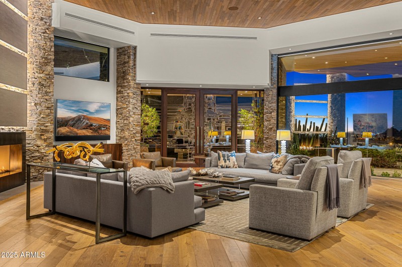 61great room_twilight