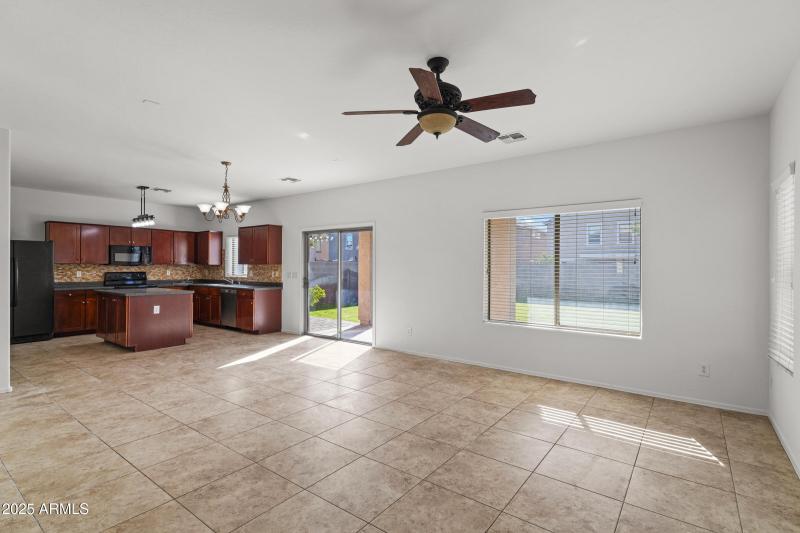 315 E Christopher St-7