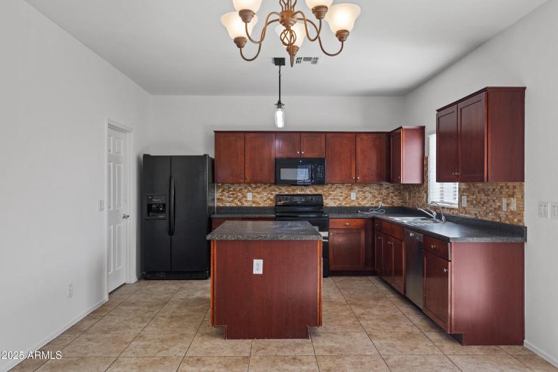 315 E Christopher St-10