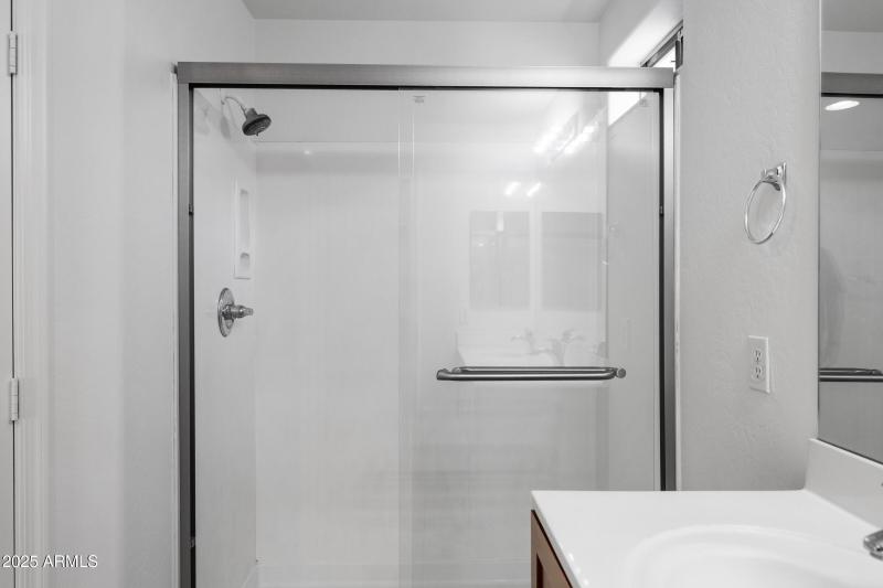 315 E Christopher St-30