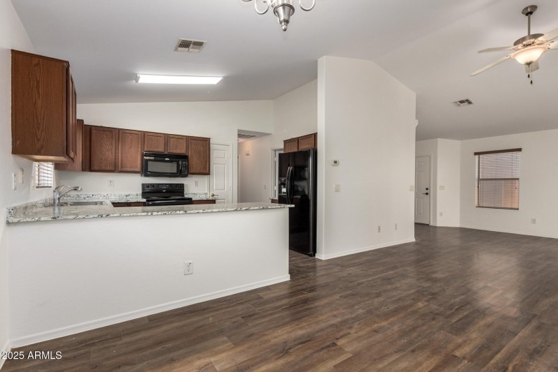 12 - Camini De Janos