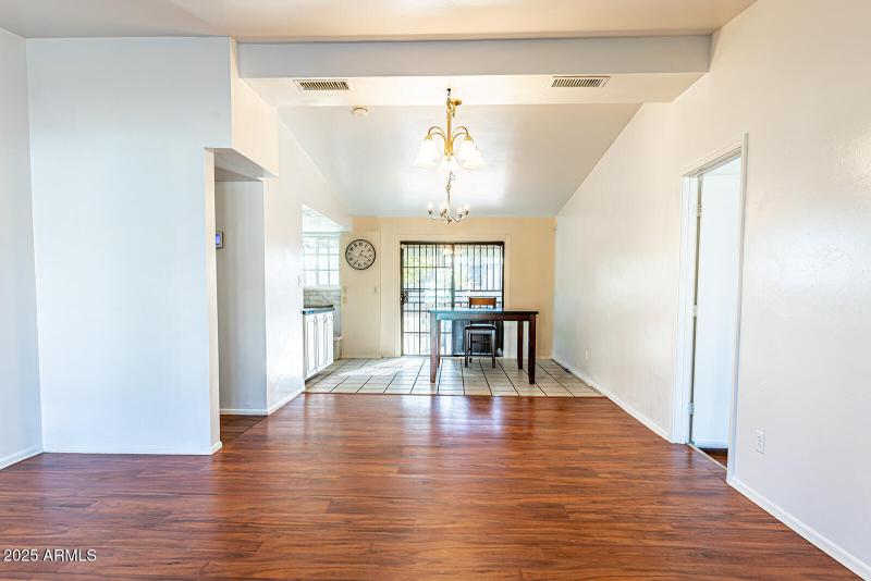 2033 W Palo Verde Dr-6