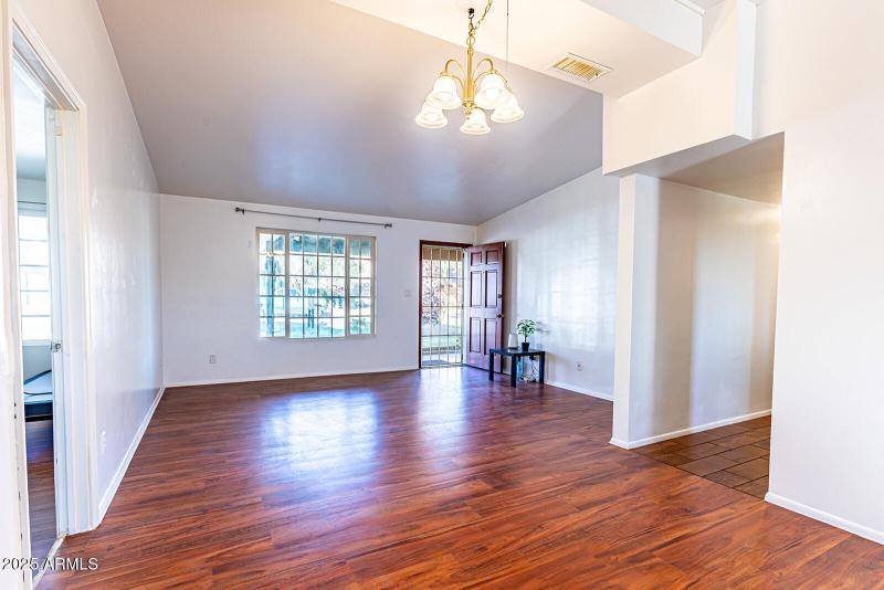 2033 W Palo Verde Dr-13