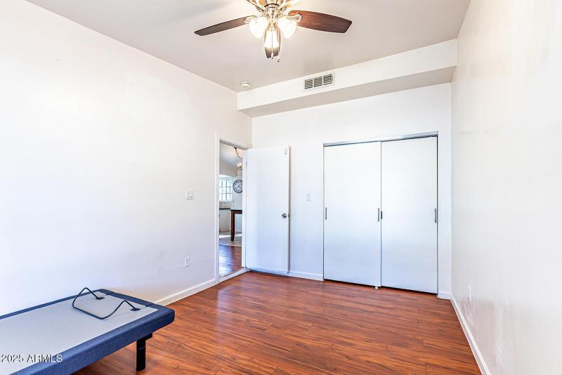 2033 W Palo Verde Dr-15