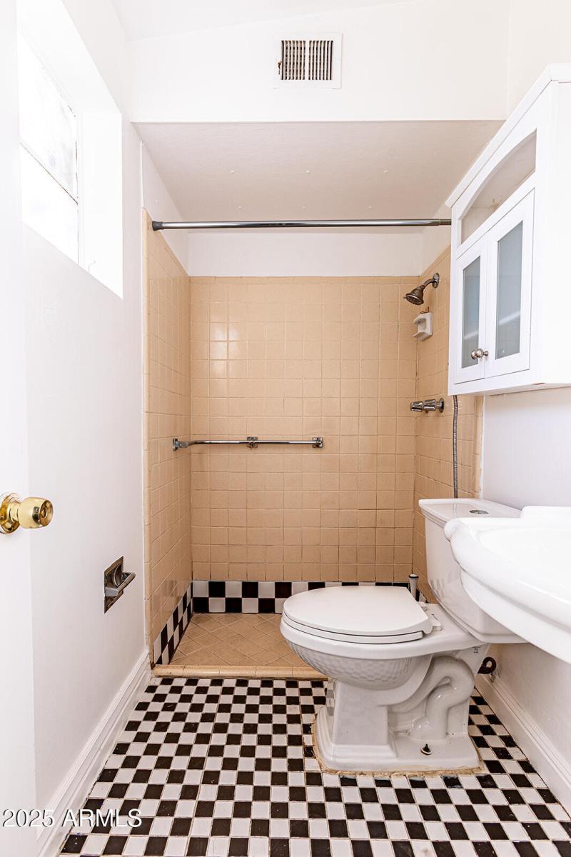 2033 W Palo Verde Dr-23