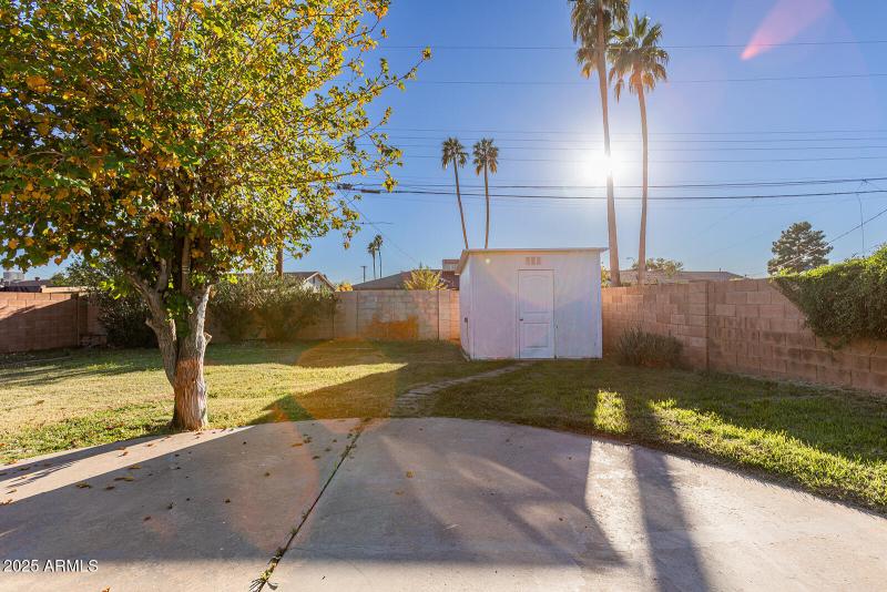 2033 W Palo Verde Dr-28