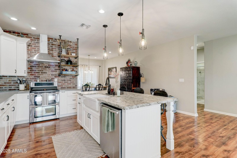 4001 E Indianola Ave-11