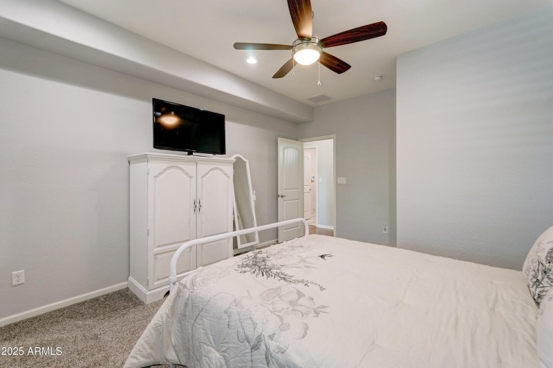 4001 E Indianola Ave-22