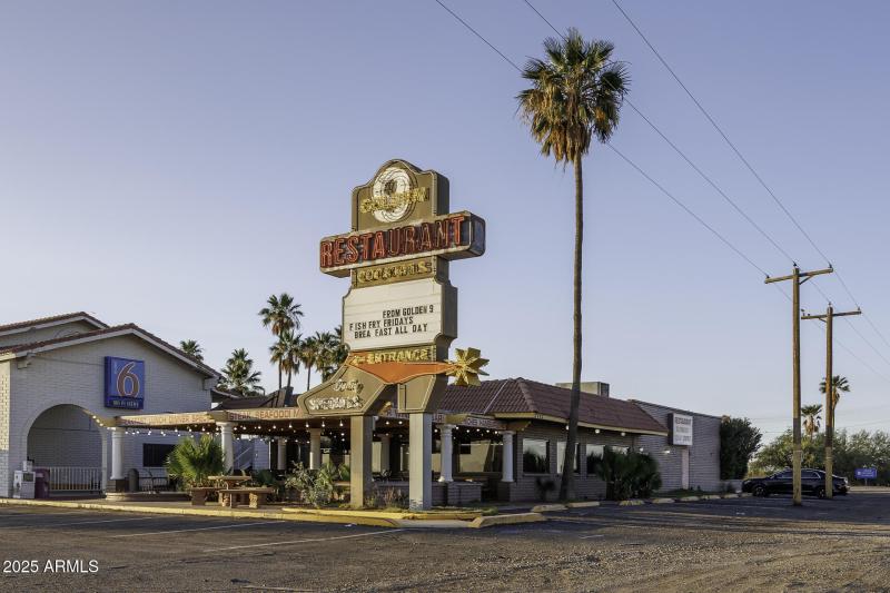 Restaurant Exterior 5