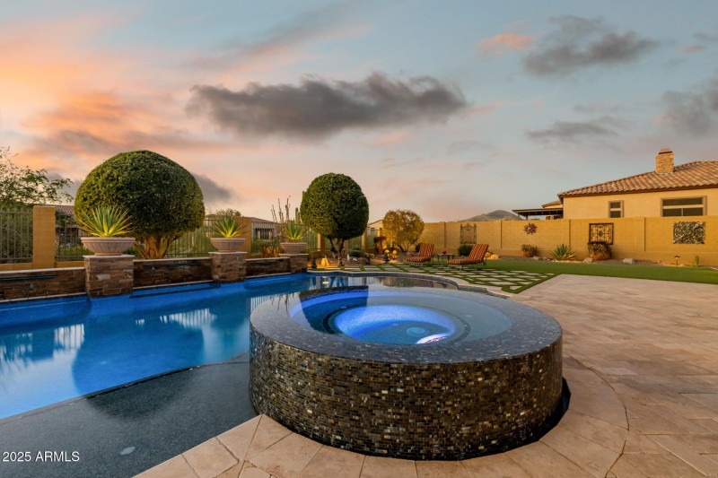 Unique sit and spin spa