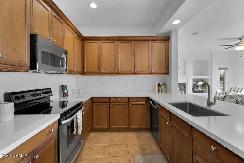 11-web-or-mls-Grayhawk-12