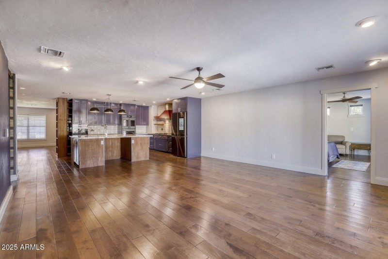 2548 E Turney Ave - Web Quality - 011 -