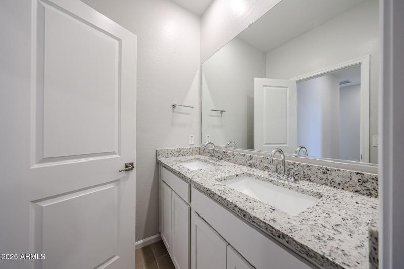 18_Century-Communities_North-Copper-Cany