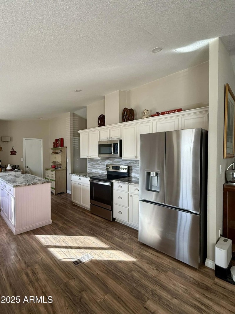 04187135-775e-4ea1-8a6b-ed4a6ef84f5a