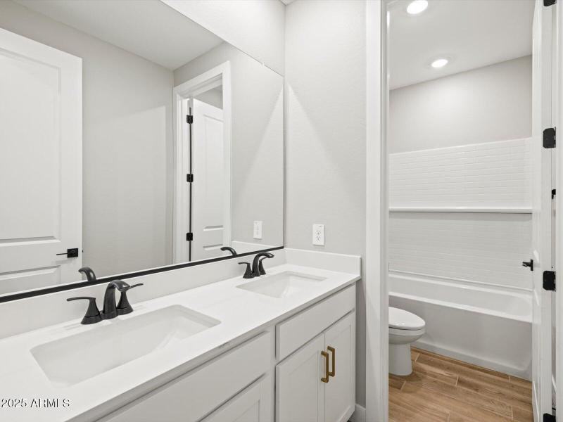 15952 W EL CORTEZ PL