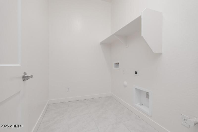 Tri Pointe Soleo 400 - Laundry-1MLS