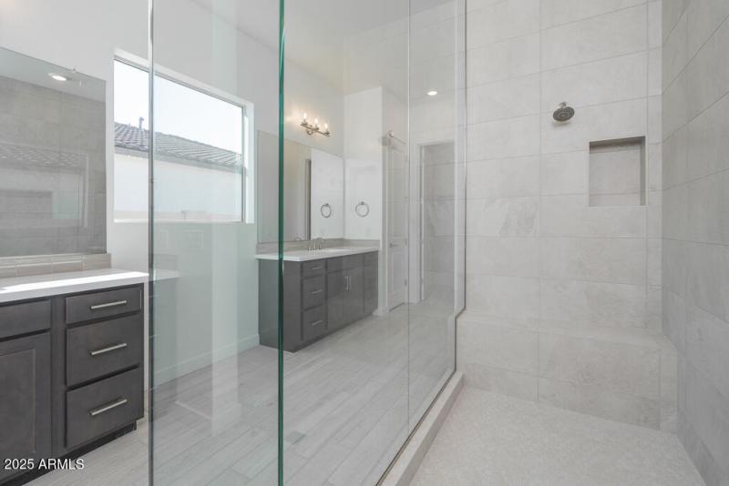 Tri Pointe Soleo 328 - Primary Bath-2MLS