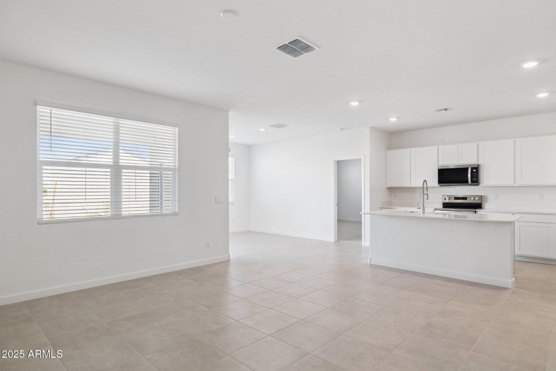 4-web-or-mls-23980-w-pima-st