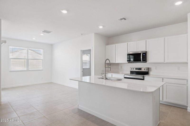 7-web-or-mls-23980-w-pima-st