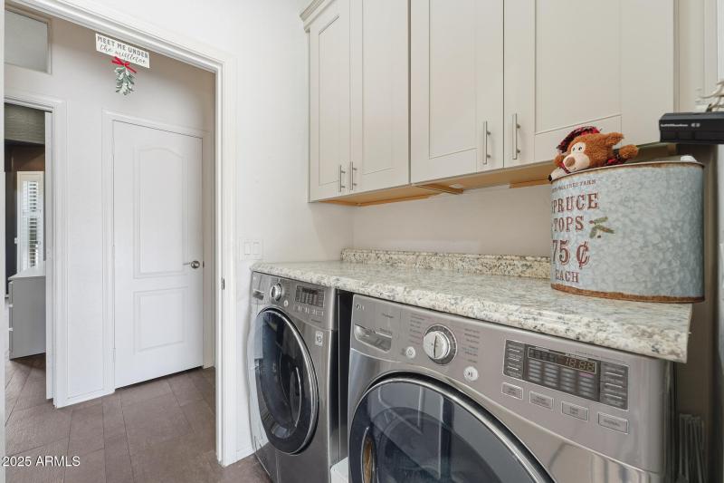 Laundry / Garage Entry