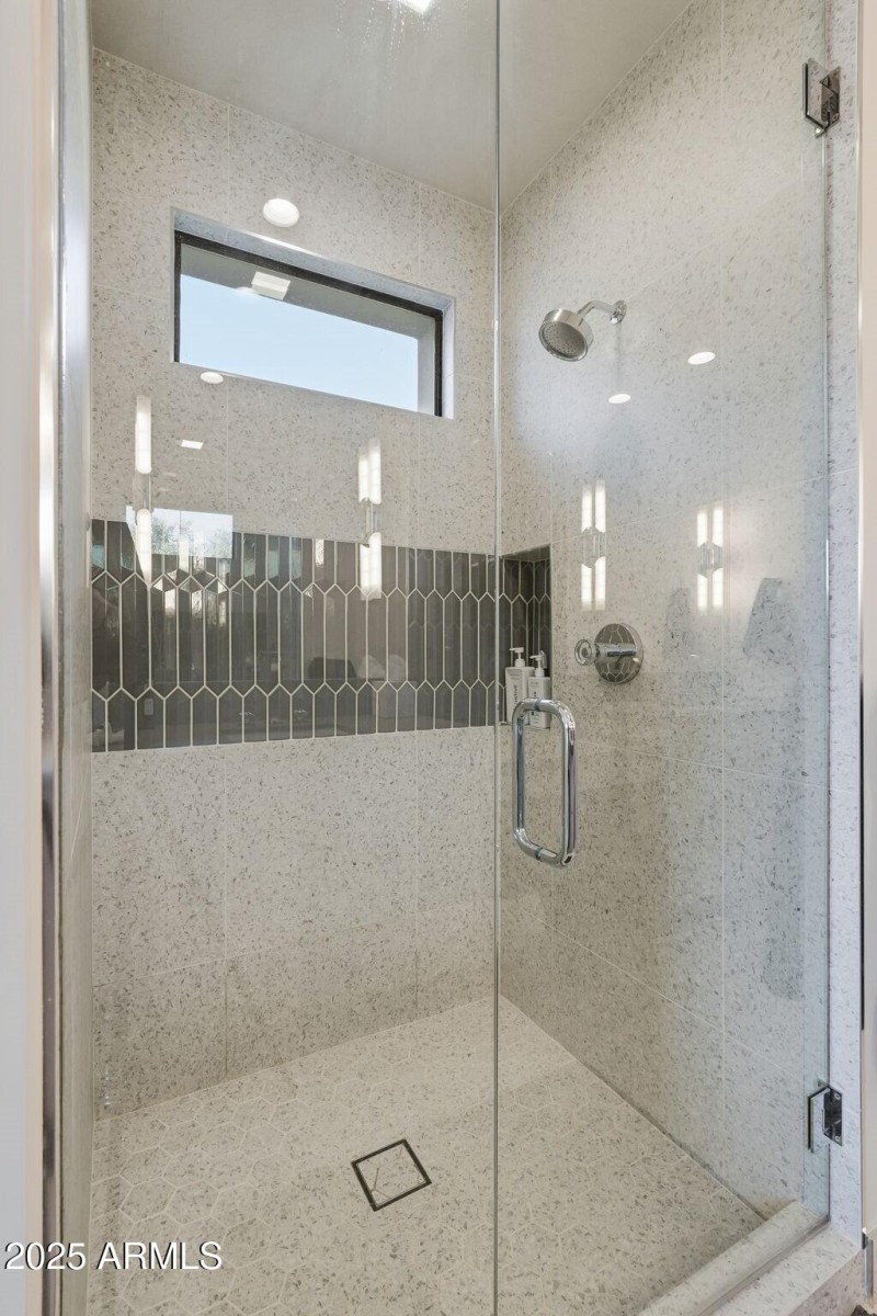 034_Guest Room 3 Ensuite Shower