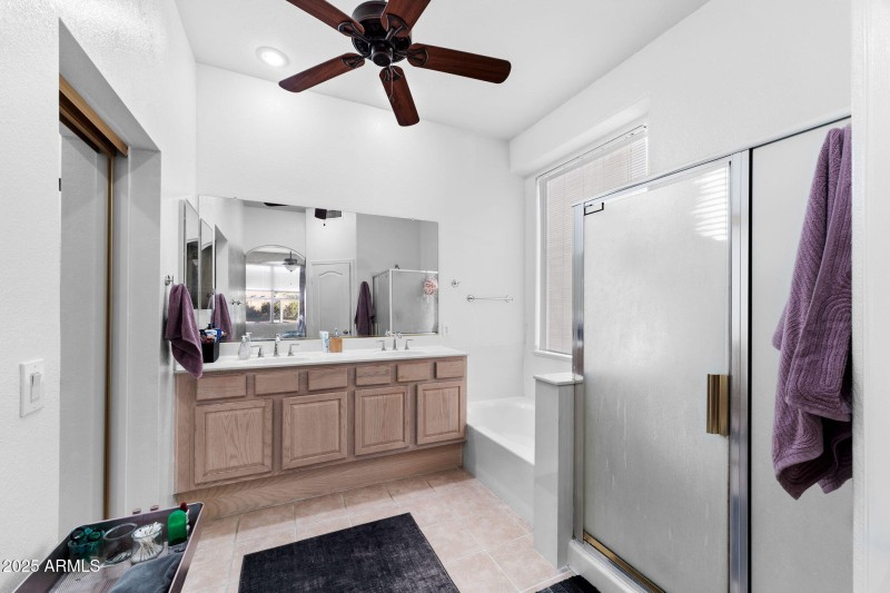 020__3918 E San Pedro Ave