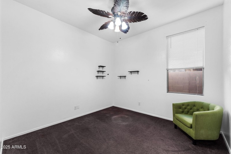 023__3918 E San Pedro Ave